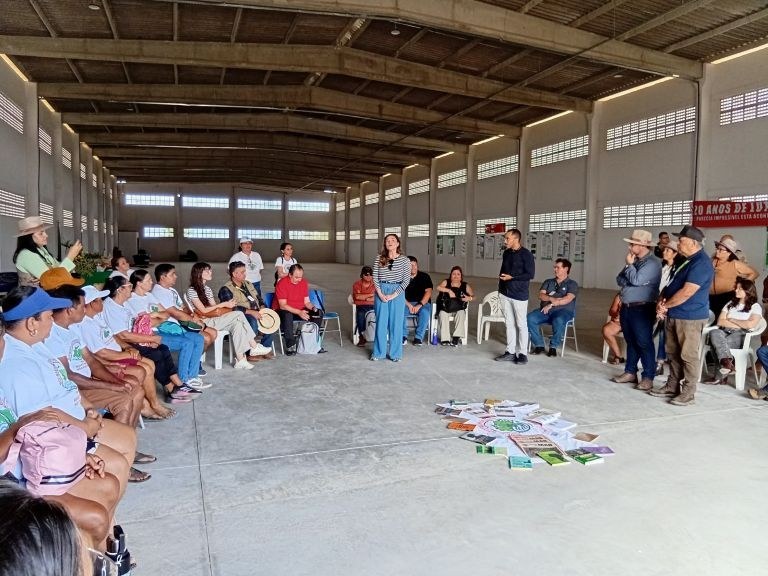 Com auxílio da Empaer, comissão internacional visita agrovila que cultiva algodão orgânico