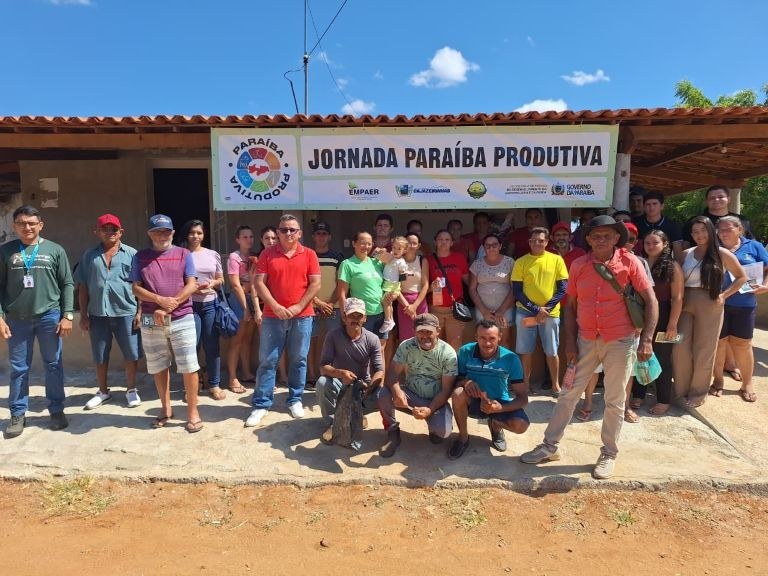 Agricultores de Cajazeirinhas participam de Jornada Produtiva